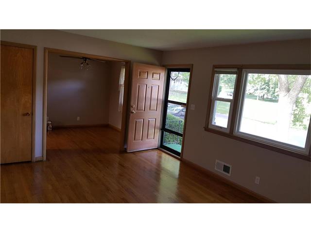3728 S Osage Street, Independence, MO 64055