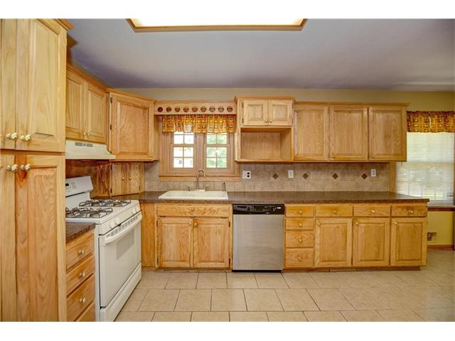 12506 E 49th Street, Independence, MO 64055