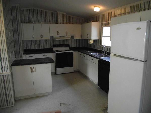 Highland Manor 17311 E 40 Hwy H-8Independence, MO 64055
