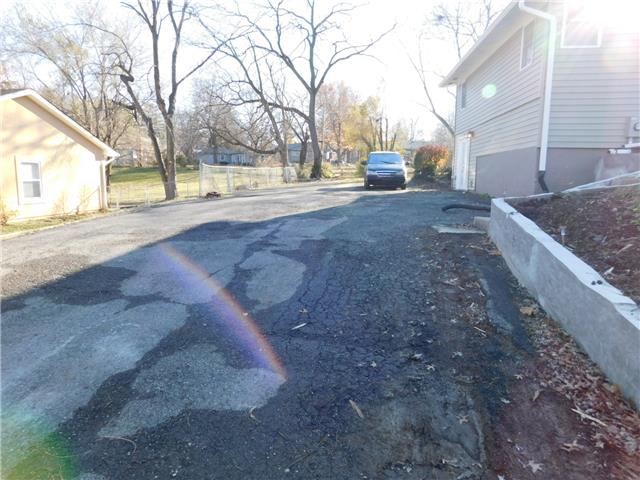 14801 E 39th Street, Independence, MO 64055