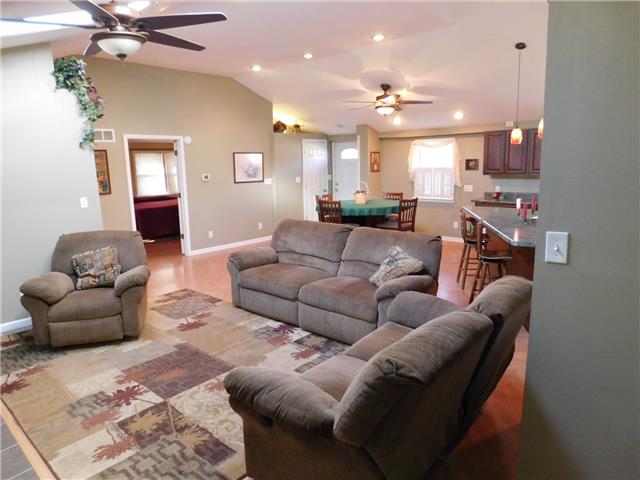 14801 E 39th Street, Independence, MO 64055