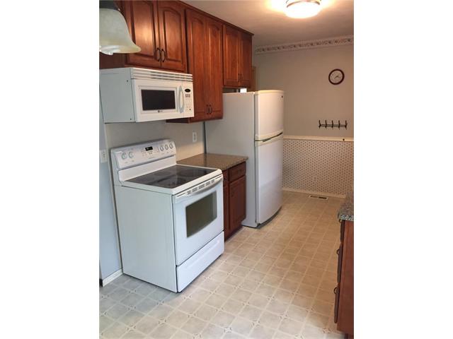 1302 N Farview Drive, Independence, MO 64056