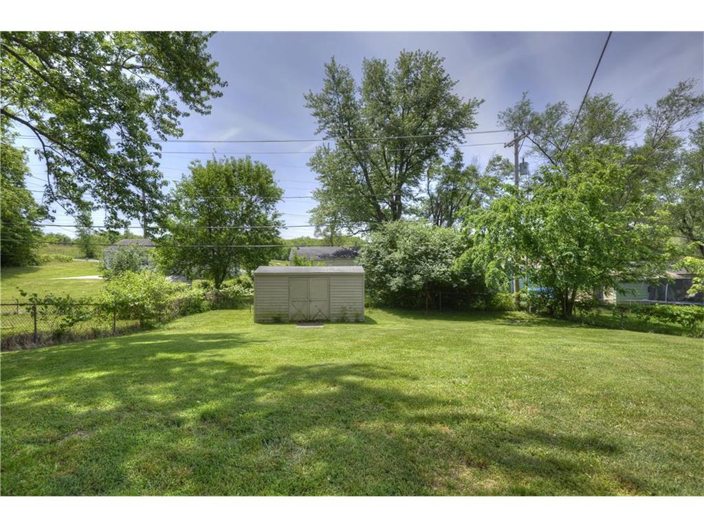17107 E 1st St, Independence, MO 64056