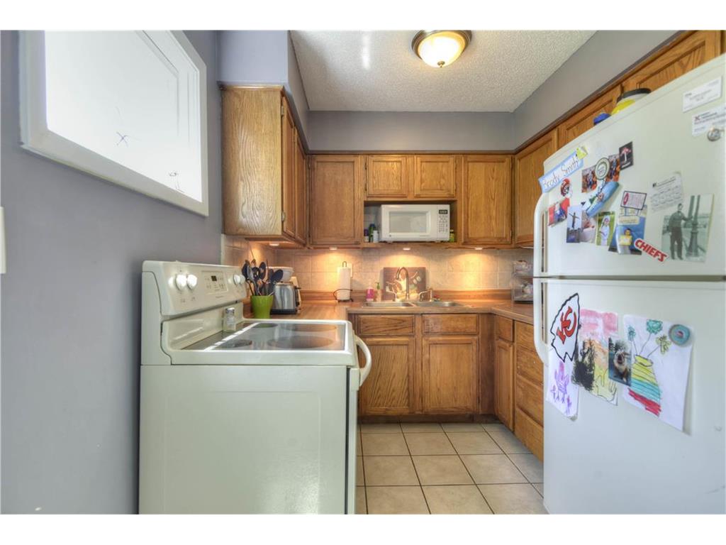 17107 E 1st St, Independence, MO 64056