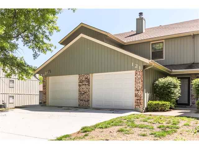 121 NE Greystone Drive, Lee's Summit, MO 64063