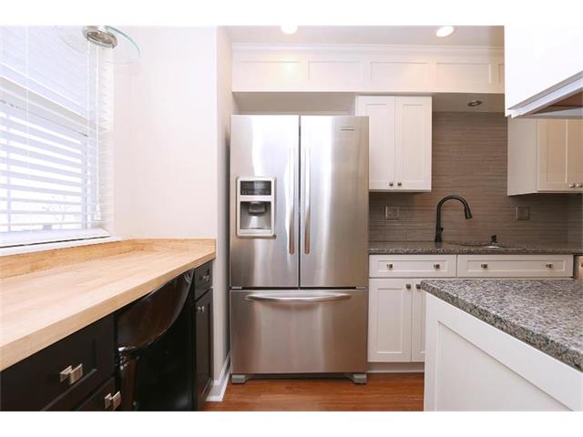 263 NE Bayview Drive, Lee's Summit, MO 64064