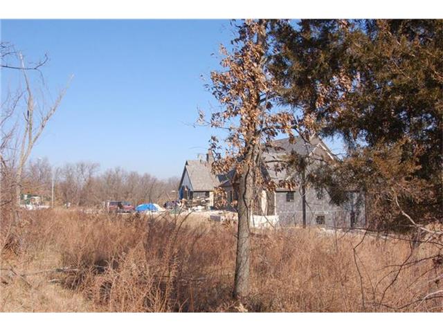 4915 NW Canyon Court, Lee's Summit, MO 64064