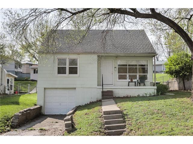 641 Dixie St, Liberty, MO 64068