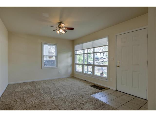 641 Dixie St, Liberty, MO 64068