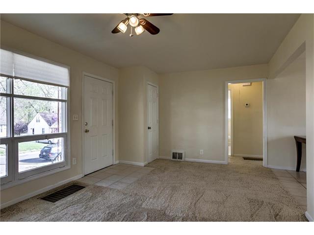 641 Dixie St, Liberty, MO 64068