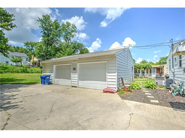 332 S Terrace Avenue, Liberty, MO 64068