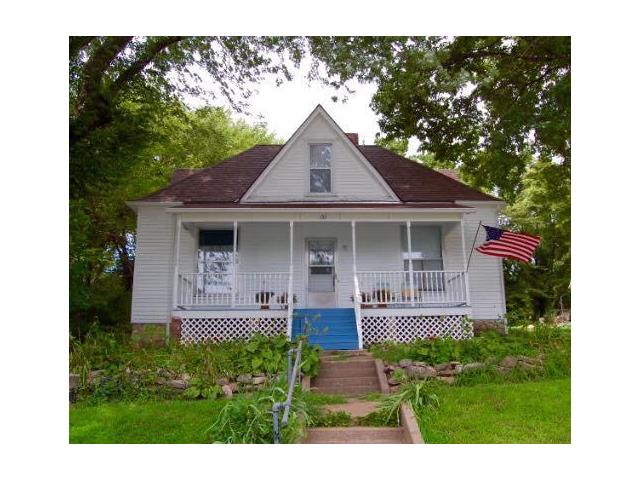 133 Walnut Street, Napoleon, MO 64074