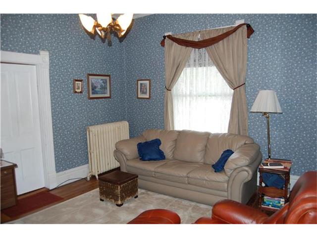 133 Walnut Street, Napoleon, MO 64074