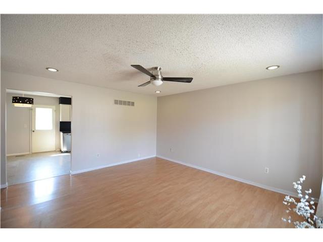 1113 SE 20TH Street, Oak Grove, MO 64075