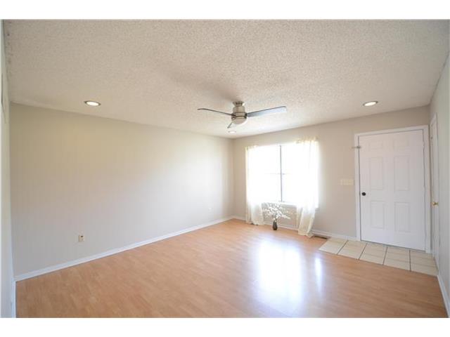 1113 SE 20TH Street, Oak Grove, MO 64075