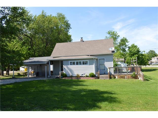 710 E 12th Street, Oak Grove, MO 64075