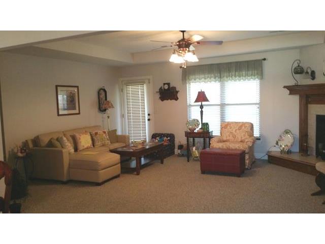 900 SW Bobcat Drive, Oak Grove, MO 64075