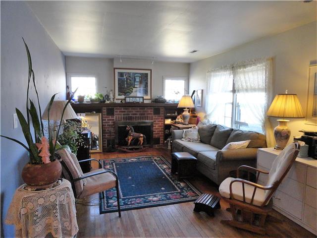 300 E Orchard Street, Odessa, MO 64076