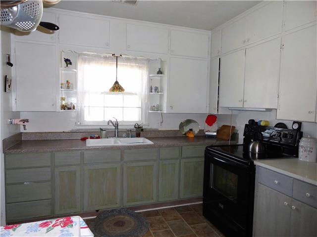 300 E Orchard Street, Odessa, MO 64076
