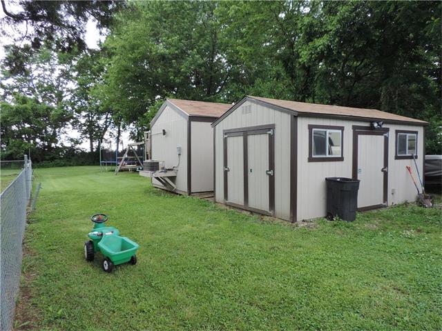 24824 S King Road, Peculiar, MO 64078