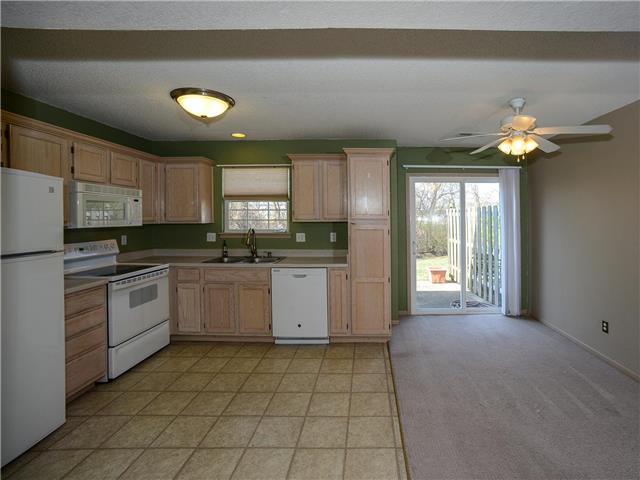 1332 SE Broadway Circle, Lee's Summit, MO 64081