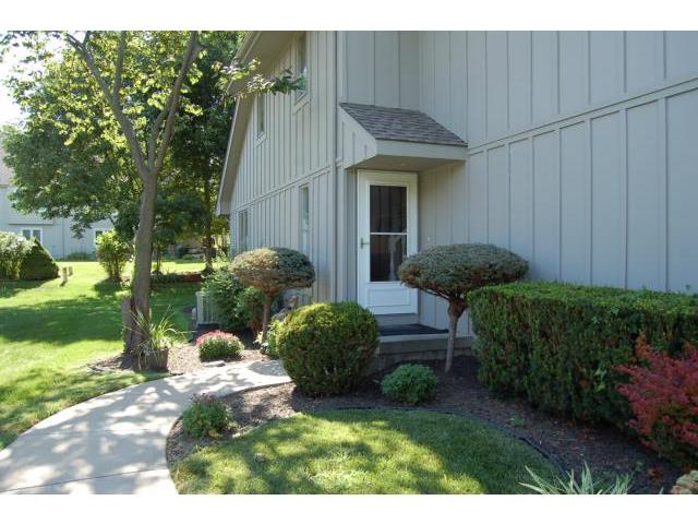 620 NW Timberbrooke Drive, Lee's Summit, MO 64081