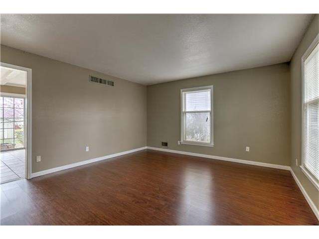 117 Johnston Parkway, Raymore, MO 64083