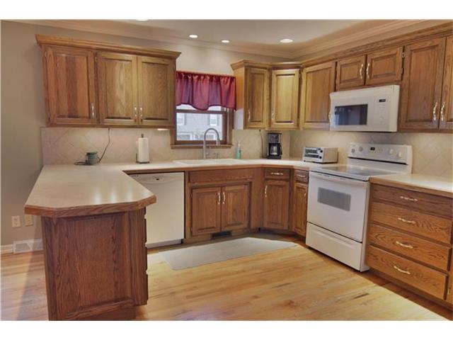 1206 LEE Lane, Raymore, United States 64083