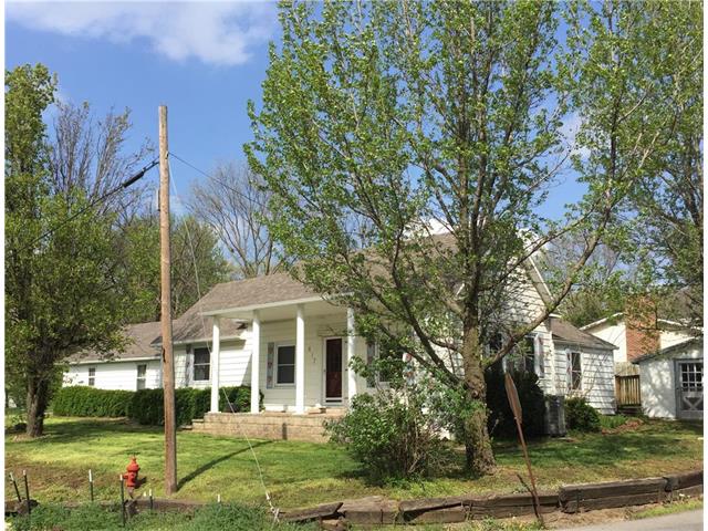 617 S Thornton Street, Richmond, MO 64085