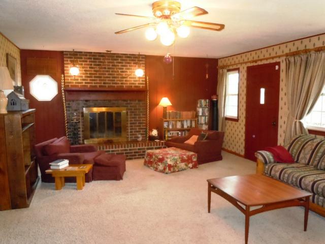 43359 Horn Hill Rd, Richmond, United States 64085