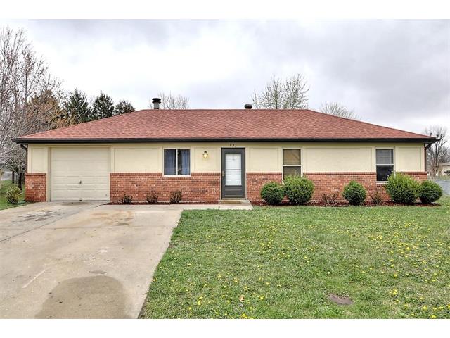 833 NE Cambridge Drive, Lee&#039;s Summit, MO 64086