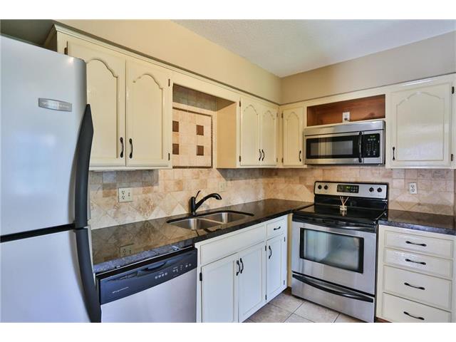 123 NE Greystone Drive, Lee's Summit, MO 64086