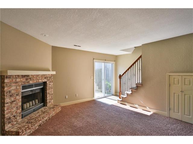 123 NE Greystone Drive, Lee's Summit, MO 64086