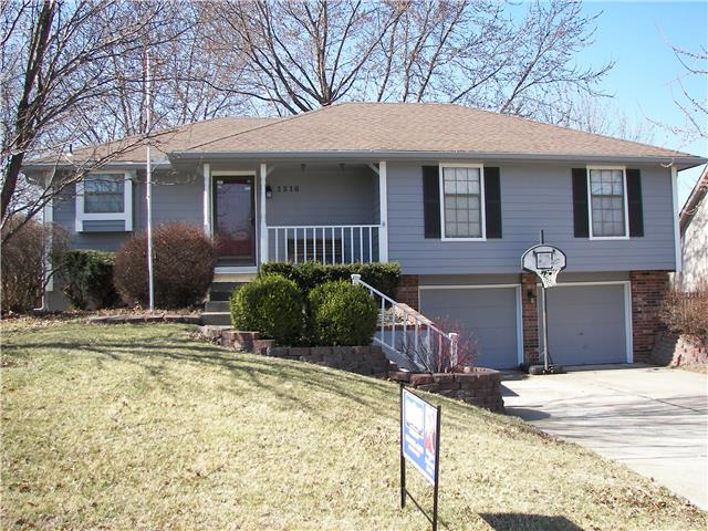1316 NE Depot Drive, Lee&#039;s Summit, MO 64086