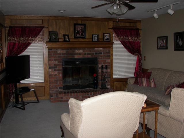 1316 NE Depot Drive, Lee's Summit, MO 64086