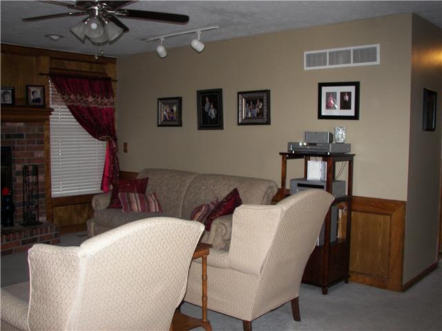1316 NE Depot Drive, Lee's Summit, MO 64086