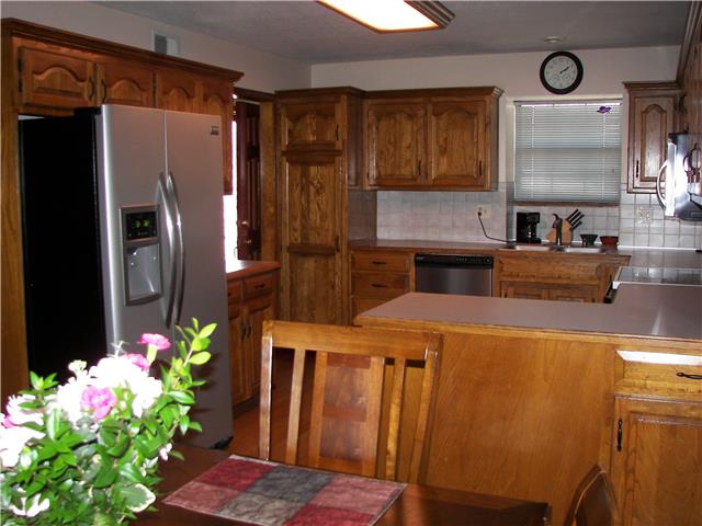 1316 NE Depot Drive, Lee's Summit, MO 64086