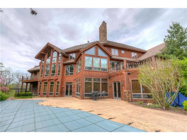 2000 NE 132nd Street, Smithville, MO 64089