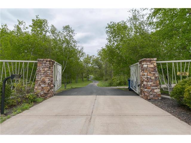 2000 NE 132nd Street, Smithville, MO 64089
