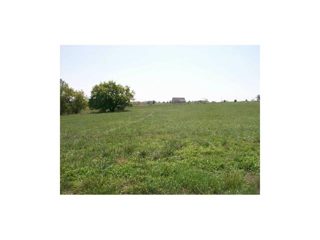 13501 Short Circle, Smithville, MO 64089