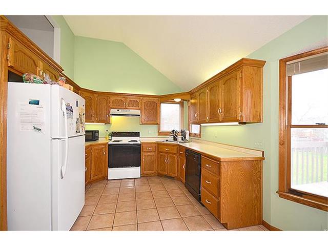 311 Porter Drive, Smithville, MO 64089