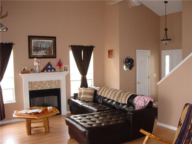 707 Hallbrooke Drive, Warrensburg, MO 64093