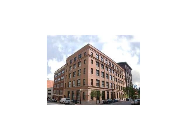 304 W 8th Street, Kansas City, MO 64105