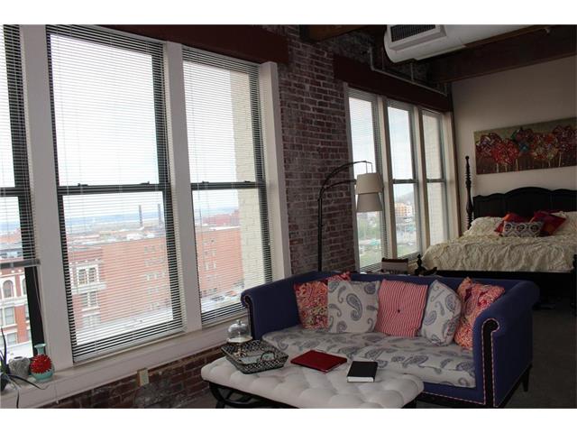 304 W 8th Street, Kansas City, MO 64105