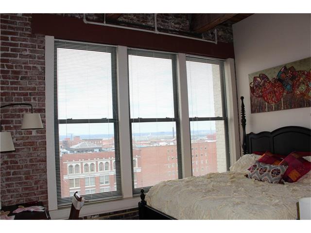304 W 8th Street, Kansas City, MO 64105