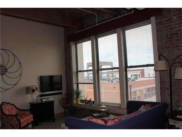 304 W 8th Street, Kansas City, MO 64105