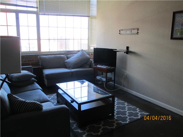 321 W 7th Street, Kansas City, MO 64105