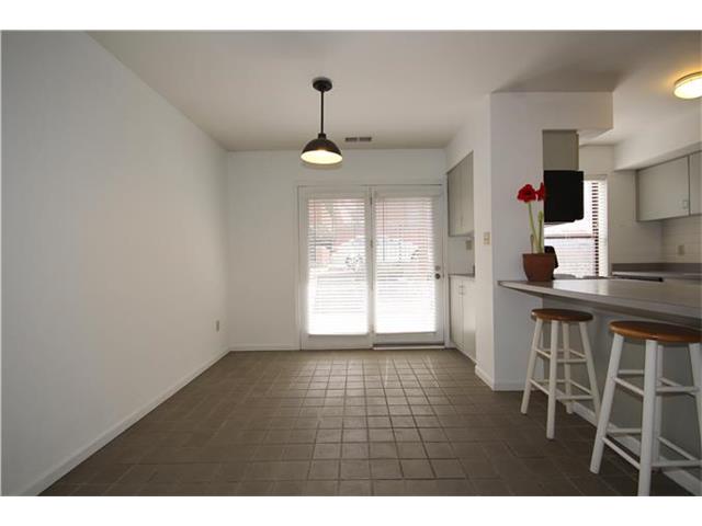 433 W 10TH Street, Kansas City, MO 64105