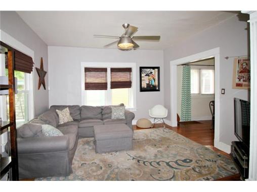 4208 Charlotte St, Kansas City, United States 64110