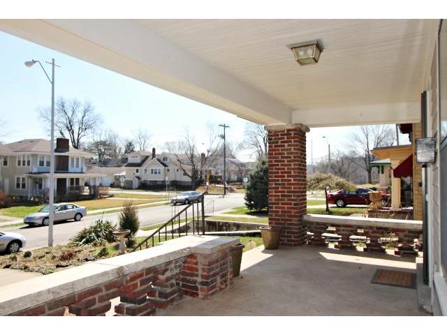 5034 Forest Ave, Kansas City, United States 64110